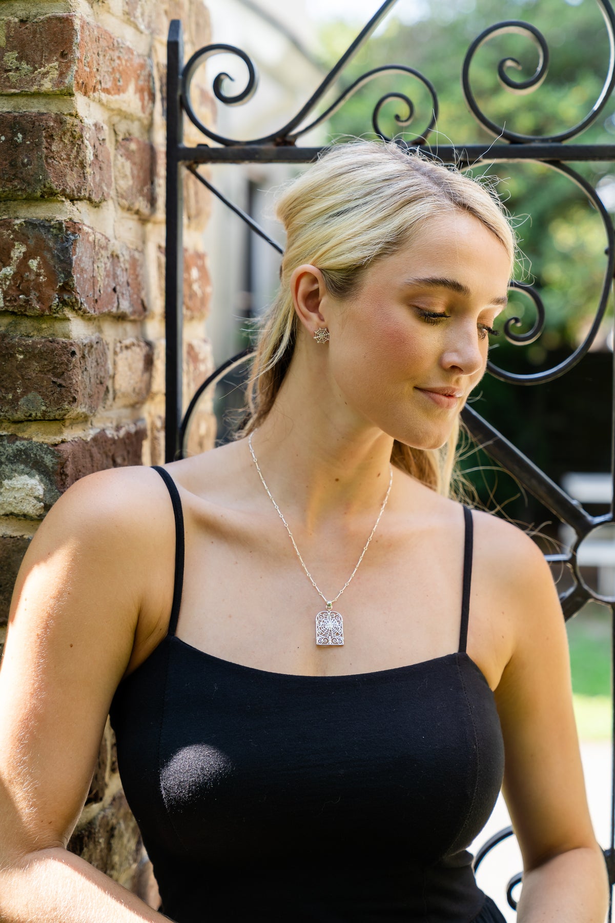 Southern Gates® Spider Web Studs